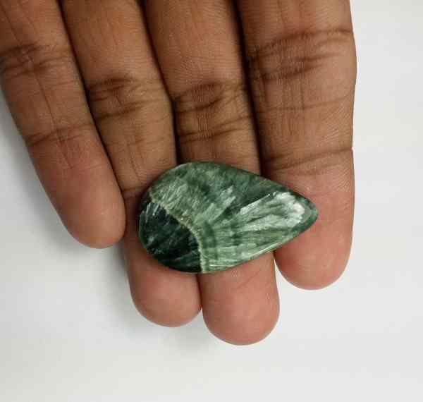 22.4 Carats Seraphinite 32.95 x 20.76 x 4.38 mm