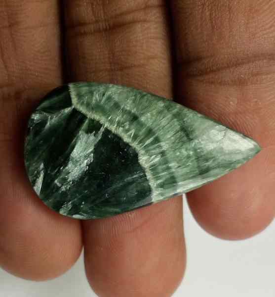18.8 Carats Seraphinite 32.12 x 19.14 x 4.38 mm