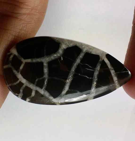 34.9 Carats Morocco Septarian 37.10 x 20.10 x 4.81 mm