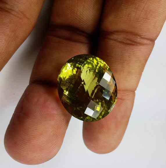 37 Carats Lemon Quartz 21.93 x 18.54 x 15.15 mm