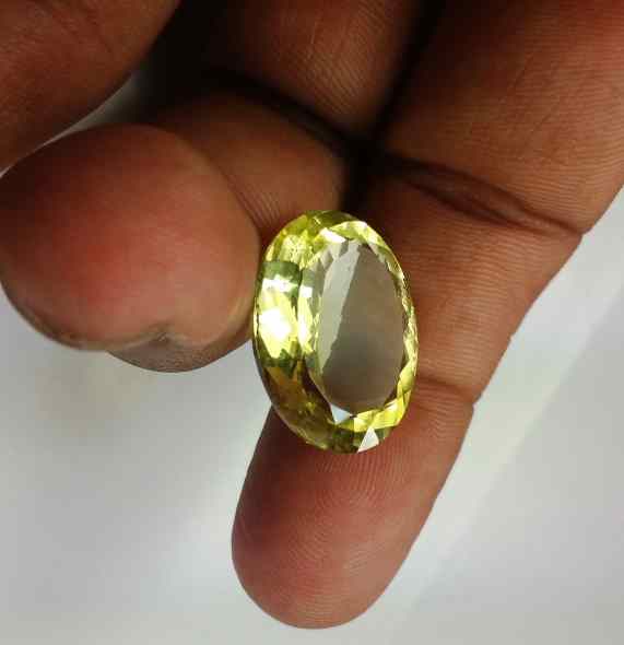 20 Carats Lemon Quartz 21.71 x 15.55 x 9.44 mm