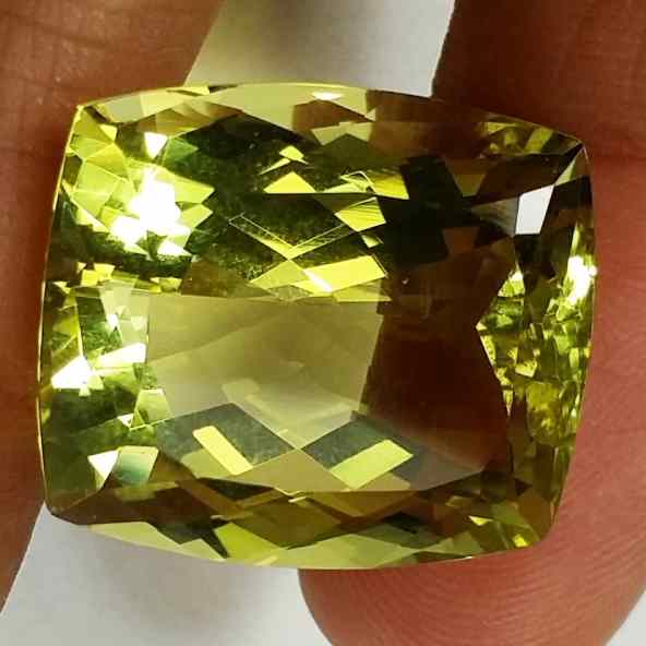 26.95 Carats Lemon Quartz 19.28 x 16.53 x 12.10 mm
