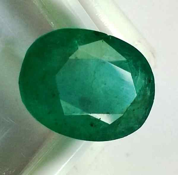 11.77 Carats Green Columbian Emerald 15.46 x 11.08 x 5.71 mm