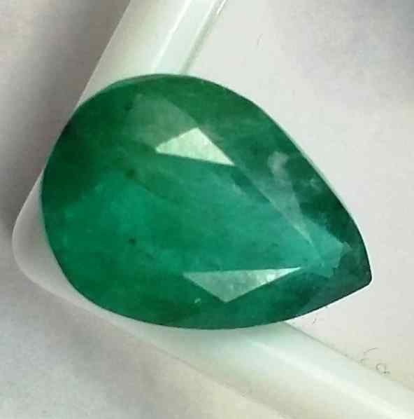 4.87 Carats Green Columbian Emerald 13.55 x 9.52 x 6.60 mm