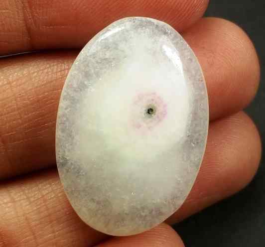 24.2 Carats Solar Eye 27.44 x 19.15 x 5.96 mm