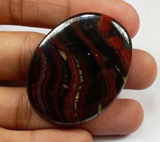 79.21 Carats Tiger Iron 40.22 x 31.10 x 5.43 mm