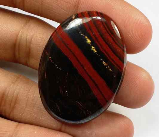 56.91 Carats Tiger Iron 36.84 x 26.60 x 5.48 mm