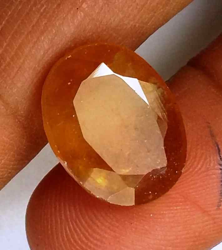 9.73 Carats Yellow Sapphire 14.52 x 11.36 x 5.16 mm