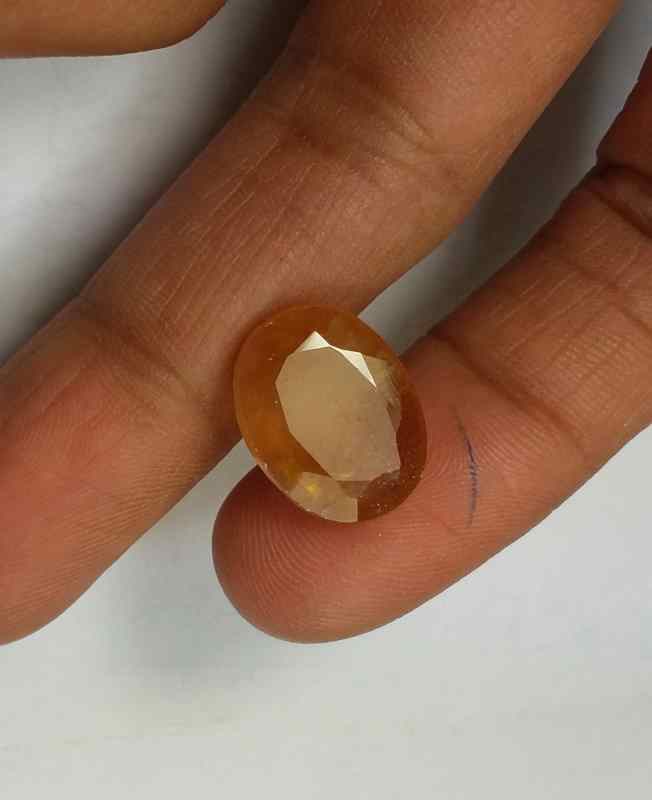 9.73 Carats Yellow Sapphire 14.52 x 11.36 x 5.16 mm