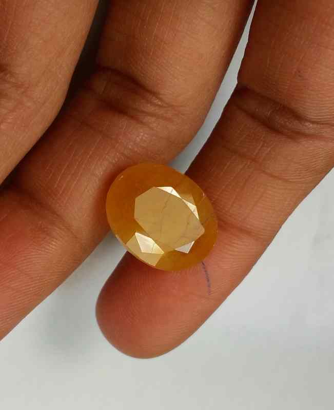 16 Carats Yellow Sapphire 16.39 x 13.65 x 5.78 mm