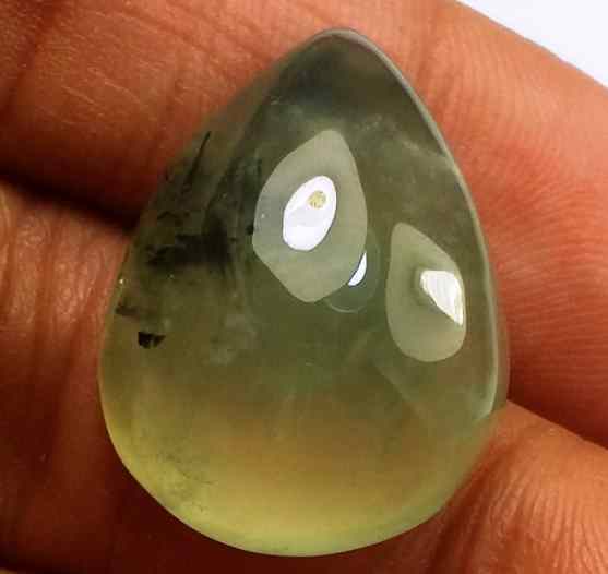 19.81 Carat Green Russian Federation Prehnite 20.44 x 15.18 x 8.07 mm