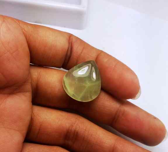 14.97 Carat Green Russian Federation Prehnite 19.61 x 17.38 x 5.58 mm