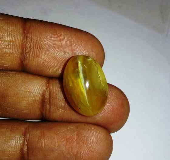 16.96 Carats Kanak Khet Chrysoberyl Cat's Eye 19.26 x 13.46 x 10.98 mm