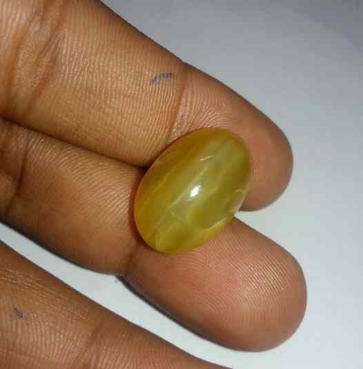 14.07 Carats Kanak Khet Chrysoberyl Cat's Eye 19.63 x 13.23 x 9.40 mm