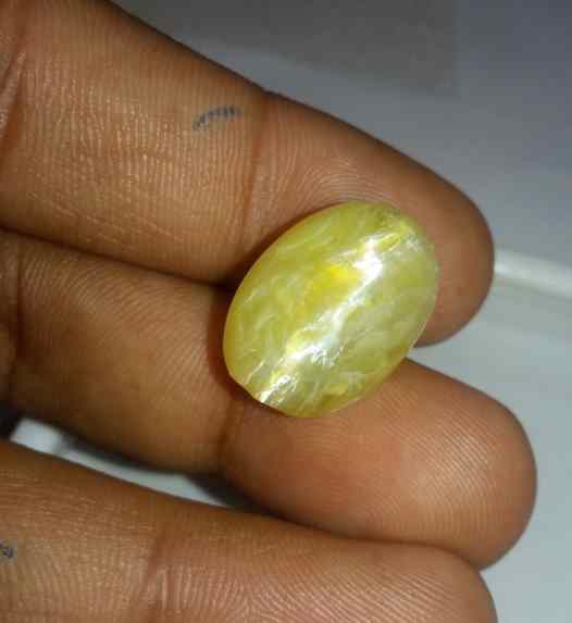 16.43 Carats Chrysoberyl Cat's Eye 18.95 x 13.46 x 11.66 mm