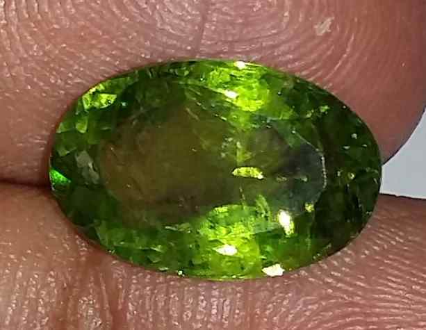 6 Carats Green Peridot 13.80x9.15x6.31mm