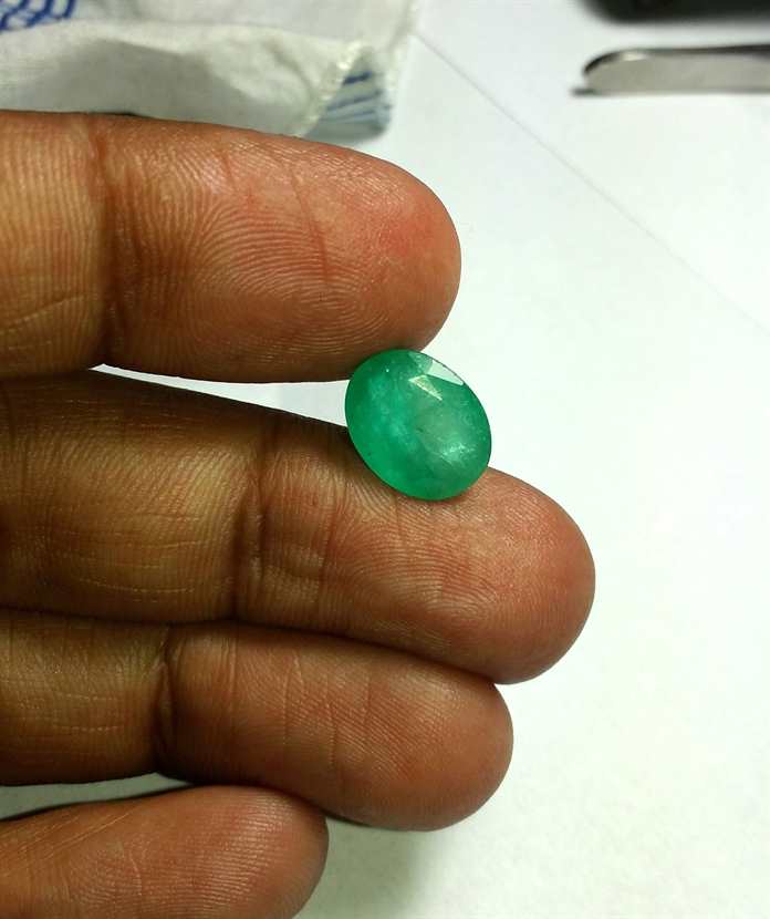 5.64 Carats Colombian Emerald 12.65 x 9.95 x 6.55 mm