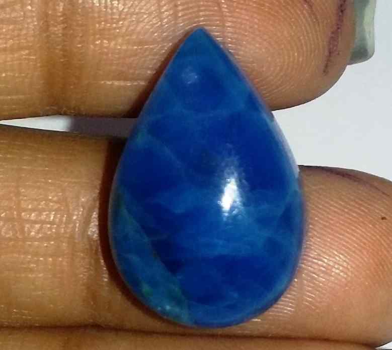 19.17 Carats Neon Apatite 20.71 X 13.76 X 7.72 mm