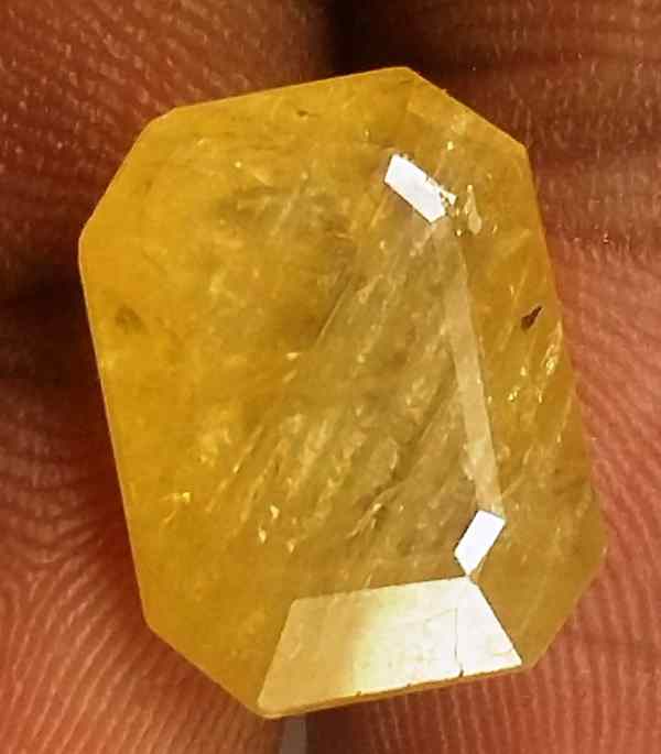 7.65 Carats Ceylon Yellow Sapphire 12.90 x 9.80 x 5.90 mm