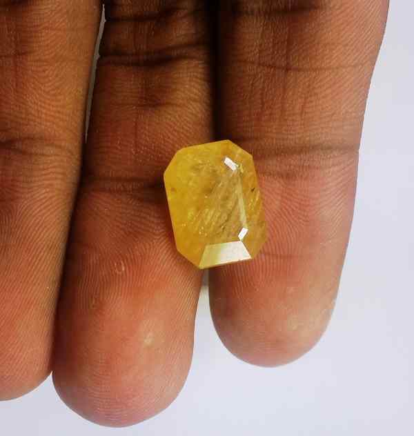 7.65 Carats Ceylon Yellow Sapphire 12.90 x 9.80 x 5.90 mm