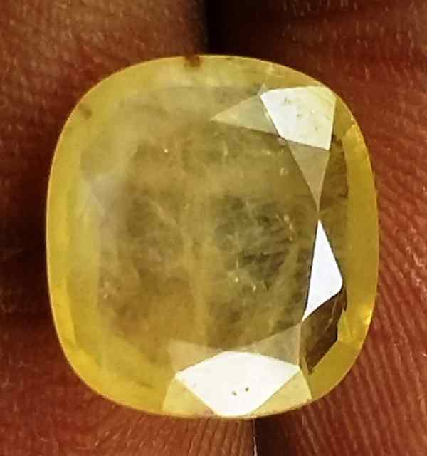 3.75 Carats Yellow Sapphire Ceylon 10.68 x 9.96 x 3.24 mm