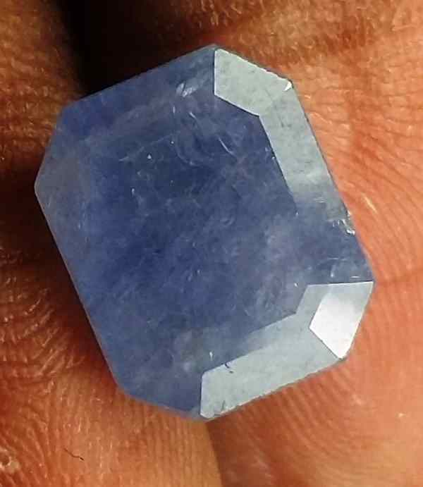 6.9 Carats Ceylon Blue Sapphire 10.89 x 8.84 x 6.89 mm