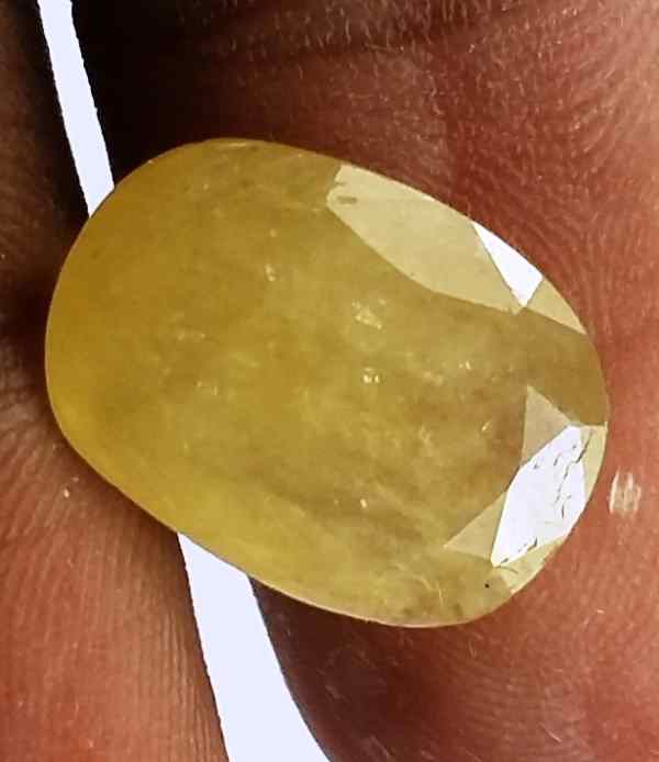 5.4 Carats Ceylon Yellow Sapphire 13.77 x 9.96 x 3.84 mm