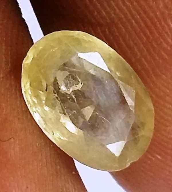 1.56 Carats Ceylon Yellow Sapphire 8.64 x 5.91 x 3.17 mm