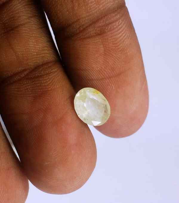 1.81 Carats Ceylon Yellow Sapphire 8.16 x 6.77 x 3.92 mm