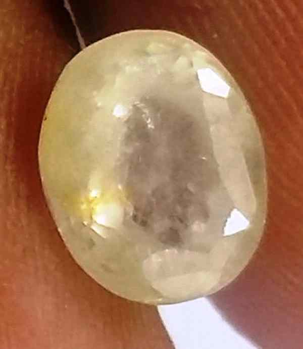 1.68 Carats Ceylon Yellow Sapphire 7.49 x 6.03 x 3.77 mm