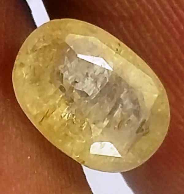 1.66 Carats Ceylon Yellow Sapphire 7.84 x 5.48 x 3.96 mm