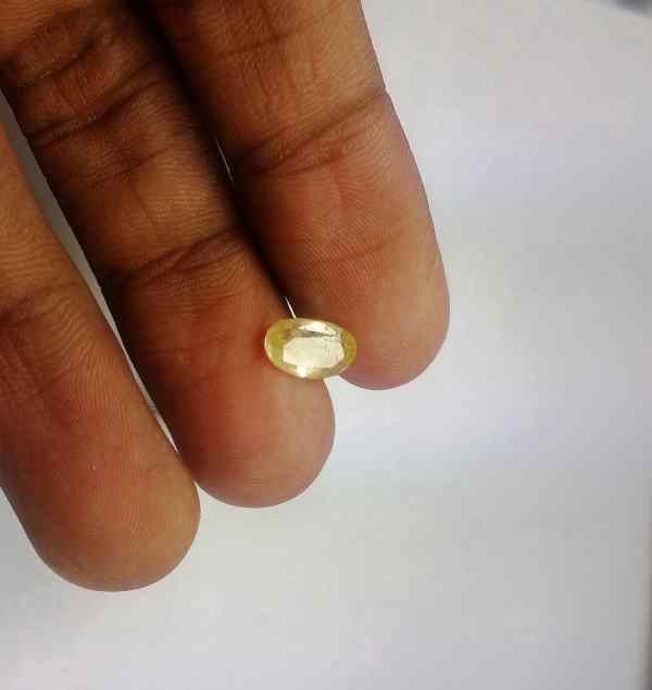 1.63 Carats Ceylon Yellow Sapphire 8.80 x 5.57 x 3.54 mm