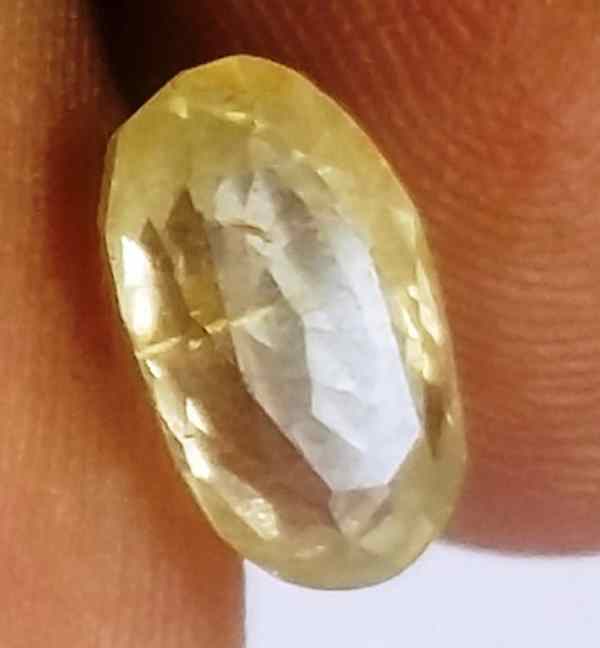 1.88 Carats Ceylon Yellow Sapphire 8.78 x 5.13 x 4.01 mm