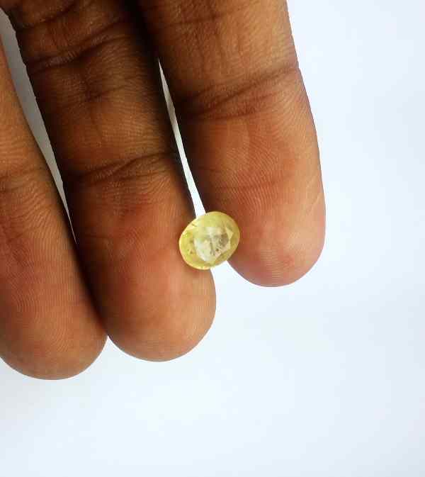 1.53 Carats Ceylon Yellow Sapphire 7.73 x 6.34 x 3.55 mm
