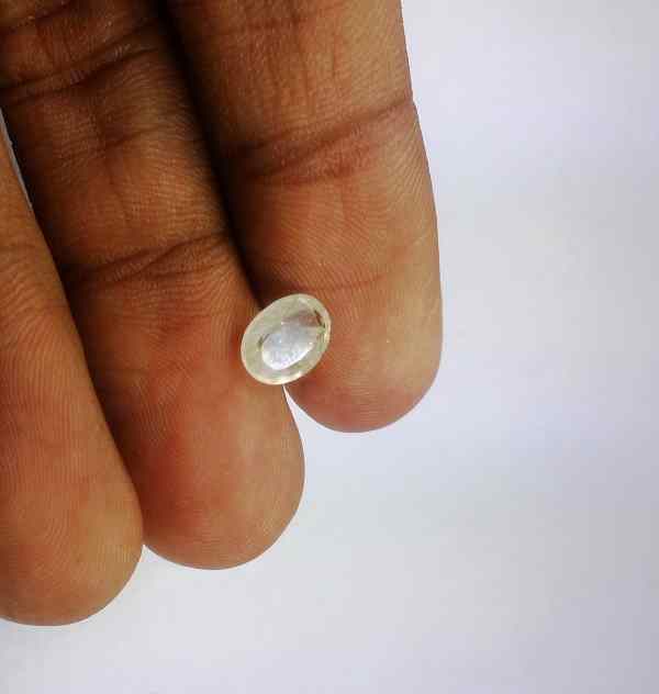1.33 Carats Ceylon Yellow Sapphire 7.96 x 6.08 x 2.56 mm