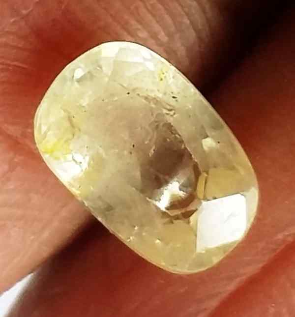 1.52 Carats Ceylon Yellow Sapphire 7.88 x 5.24 x 3.91 mm