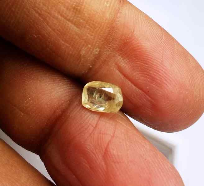 1.12 Carats Ceylon Yellow Sapphire 7.05 x 5.07 x 3.06 mm