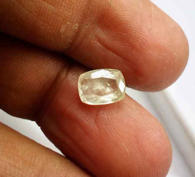 1.88 Carats Ceylon Yellow Sapphire 8.38 x 6.25 x 3.28 mm
