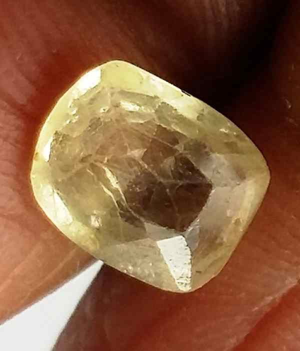 1.32 Carats Ceylon Yellow Sapphire 7.49 x 6.02 x 3.00 mm