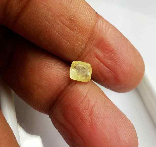 1.48 Carats Ceylon Yellow Sapphire 6.26 x 5.69 x 3.72 mm