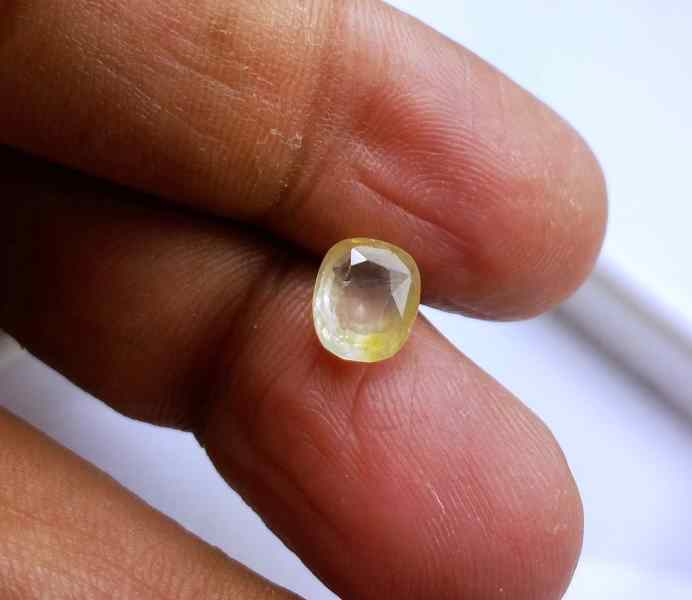 2.13 Carats Ceylon Yellow Sapphire 7.67 x 6.57 x 3.85 mm
