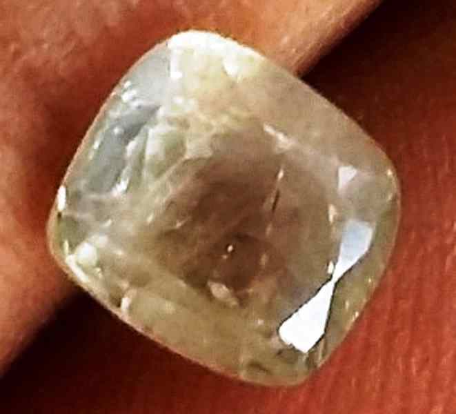 1.42 Carats Yellow Sapphire 6.11 x 5.62 x 4.36 mm