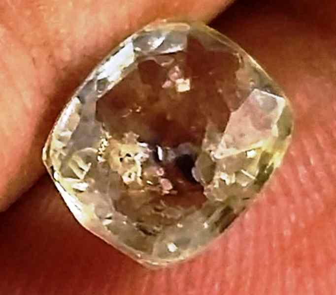1.03 Carats Yellow Sapphire 6.27 x 5.42 x 2.80 mm
