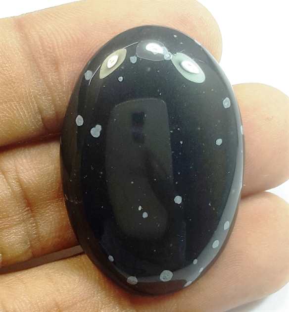 38.89 Carats Snow Obsidian 35.92 x 24.66 x 6.32 mm