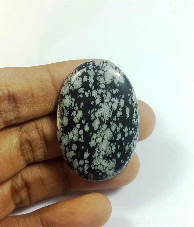 48.85 Carats Snow Obsidian 40.66 x 27.59 x 6.17 mm