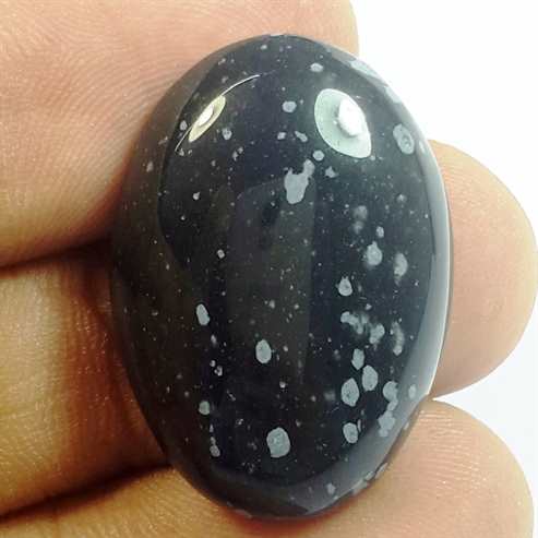 22.63 Carats Snow Obsidian 26.34 x 18.78 x 6.70 mm