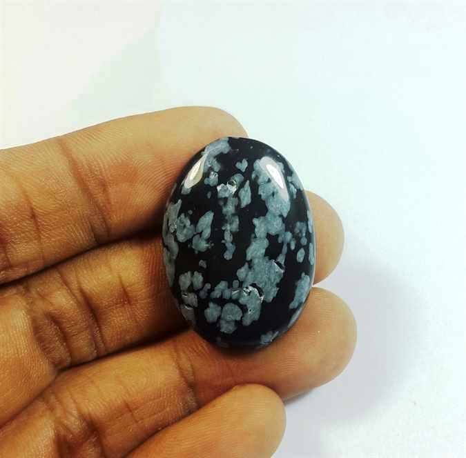 29.47 Carats Snow Obsidian 30.51 x 21.75 x 6.32 mm