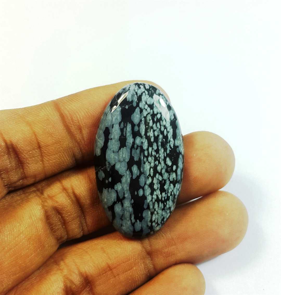 28.60 Carats Snow Obsidian 35.88 x 20.76 x 5.14 mm