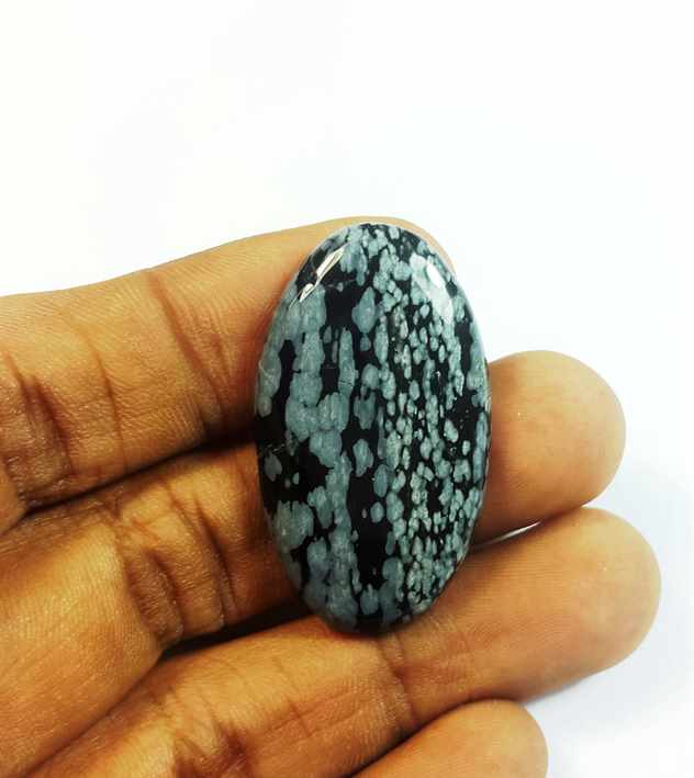 28.60 Carats Snow Obsidian 35.88 x 20.76 x 5.14 mm