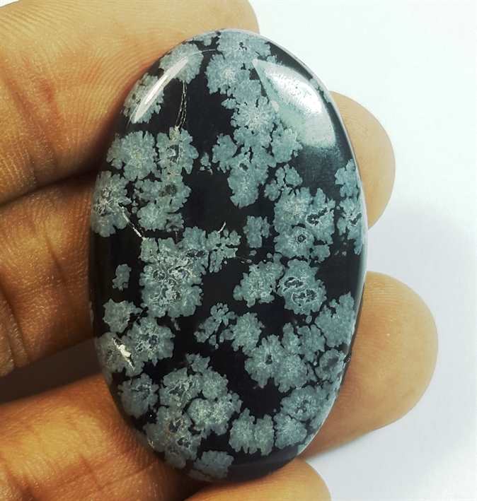 46.03 Carats Snow Obsidian 41.19 x 25.34 x 6.01 mm